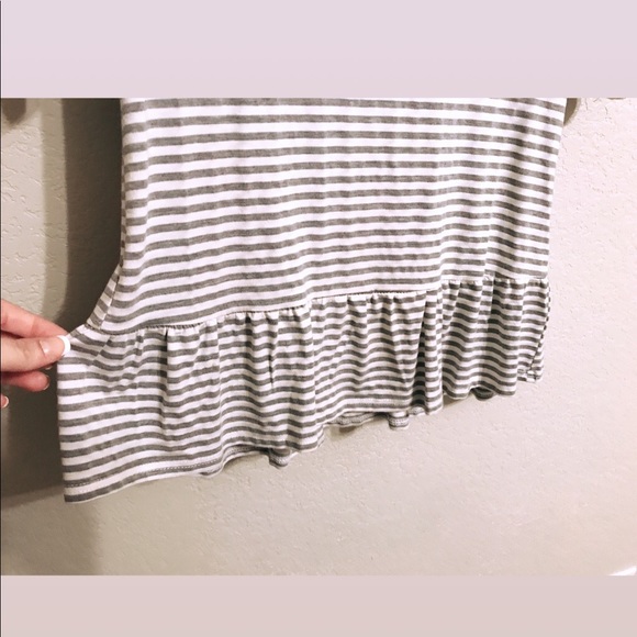 { Cute & Flirty Top } - Picture 4 of 4